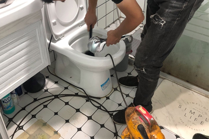 赵西垸林场疏通下水道