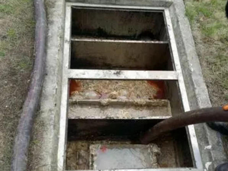 赵西垸林场隔油池清理