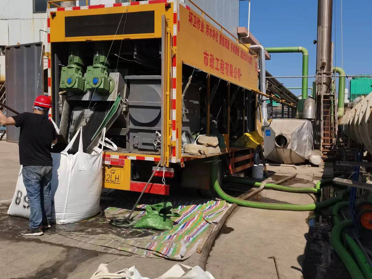 赵西垸林场淤泥压干处理